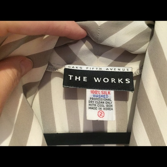 Vintage Mint Condition Saks Fifth Avenue Blouse - Picture 2 of 4