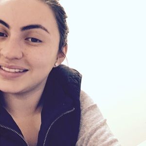 Meet your Posher, Alejandra