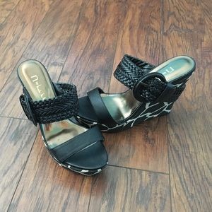 NWOT Nicole Miller wedge sandals.