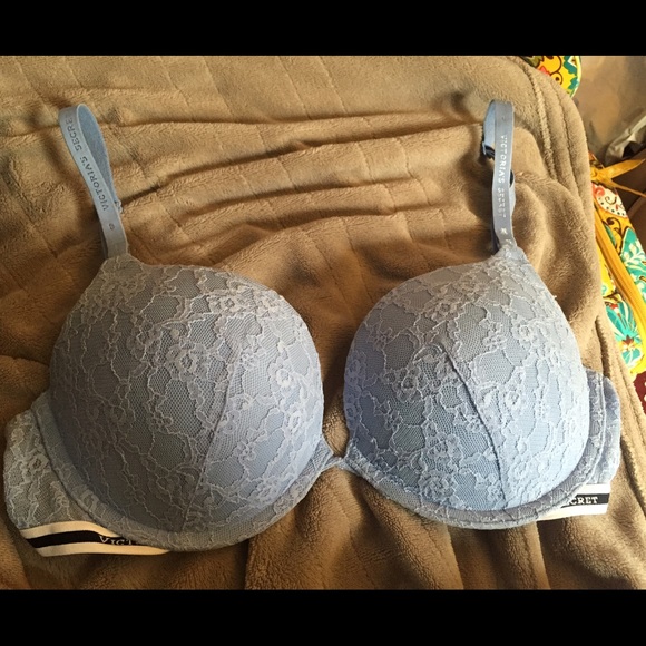 Blue lace vs bra