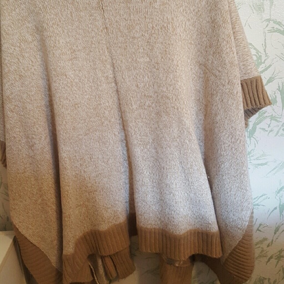 Poncho - Picture 4 of 4