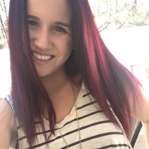 Meet your Posher, Lauren