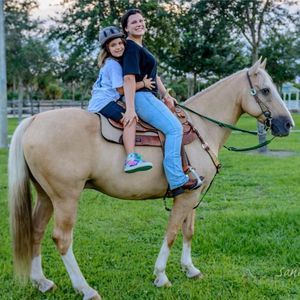 Meet your Posher, Alana