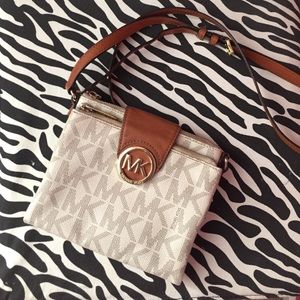 Michael kors cross body