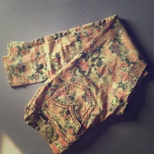 Floral miss me cargo jeans