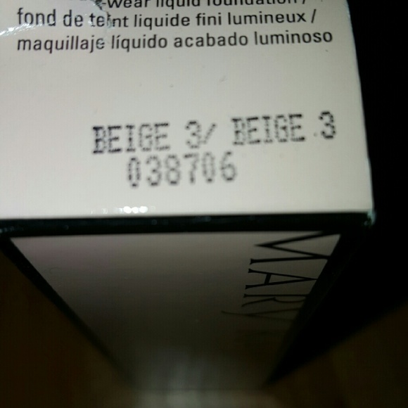 Liquid Foundation - Beige 3