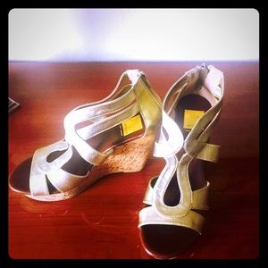 Gold wedges 👠👠