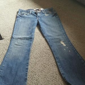 Levi NEW NO TAGS. SZ 7 M with a flare not to much