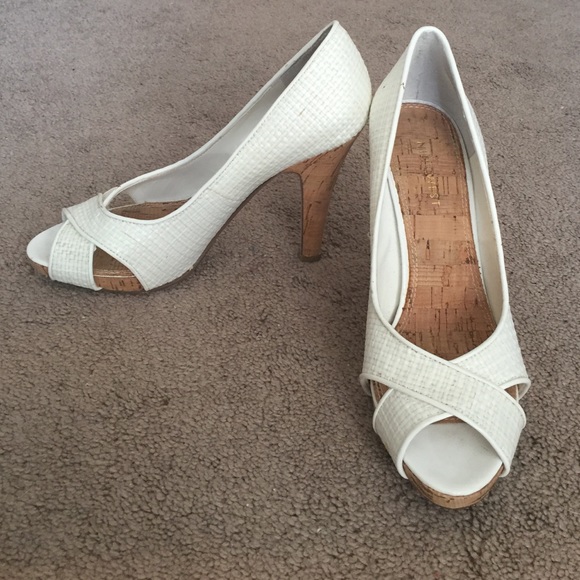 White & cork open toe heels (pumps).