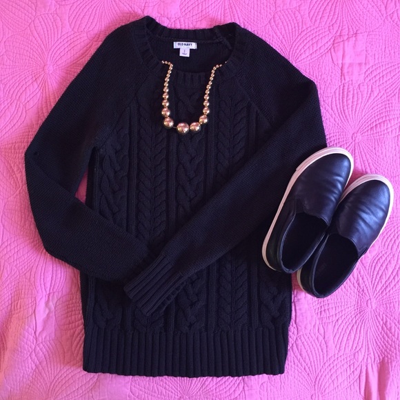 Old Navy Black Sweater Size Small