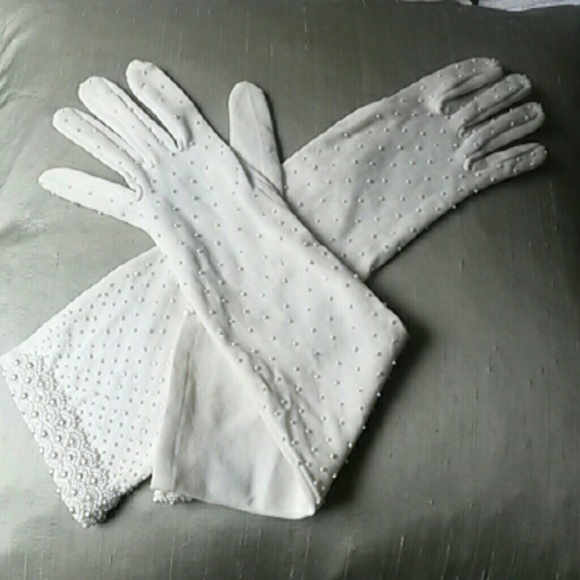 Vintage ivory beaded gloves