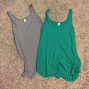 2 Old Navy long/flowy Tanks size XL