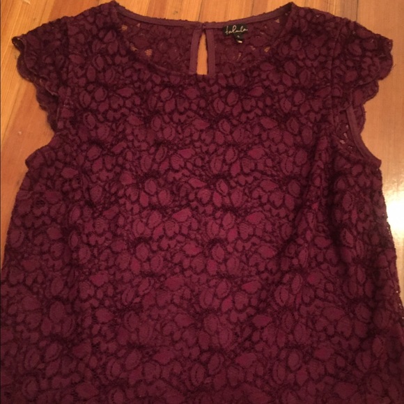 Aritzia Talula Lace Top in Burgundy