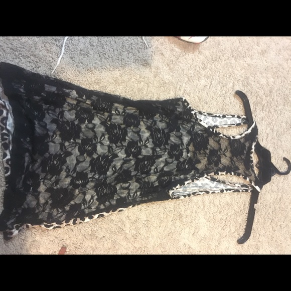 Adorable leopard top!!! - Picture 2 of 2