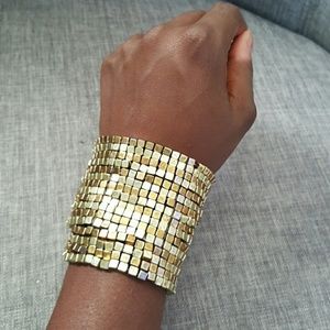 Gold cube bracelet