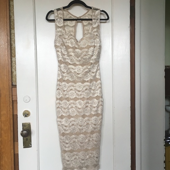 Lace bridal fitted dress