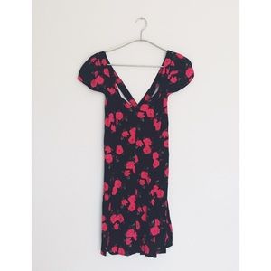 ‼️SOLD-Awesome fit cross back floral dress