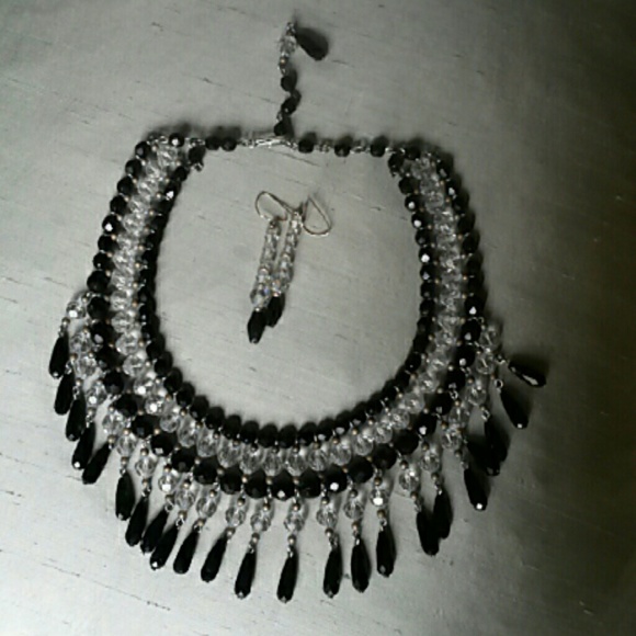 Stunning crystal and onyx necklace and earings