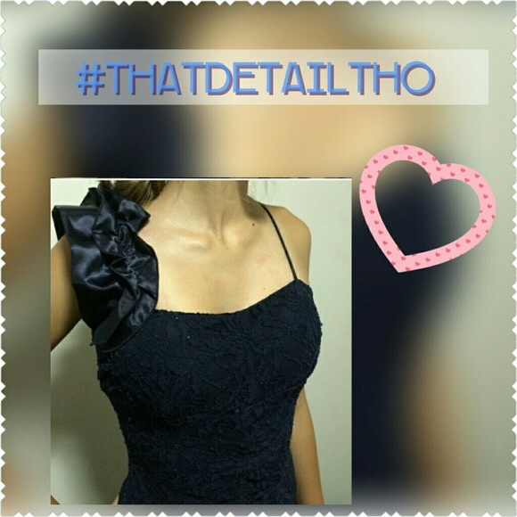 ✨HP 3/27✨BEST IN PROM Navy blue lace formal dress - Picture 1 of 4