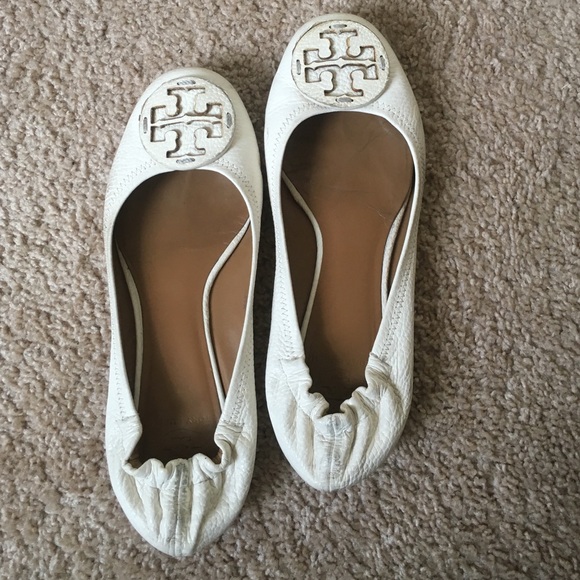 Tory Burch Shoes - Tory Burch Cream Leather Flats