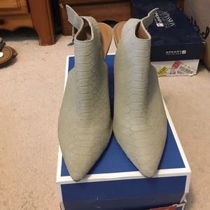 *REDUCED*Steve Madden grey pointy toe heels