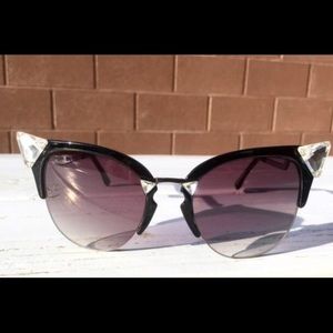 Cute Victoria Secret Sun Glasses