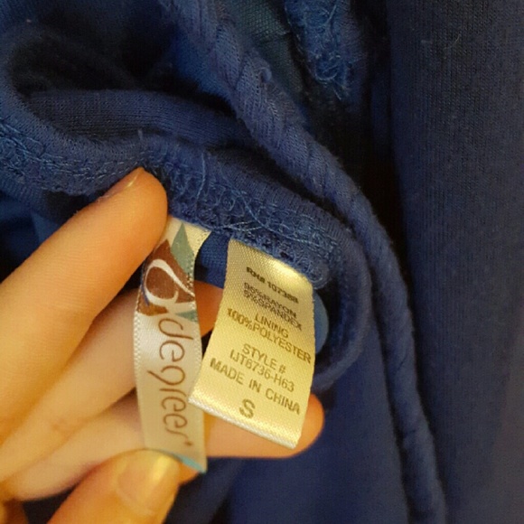 Halter top - Picture 2 of 2