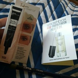 Sample bundle plus full size eyeliner