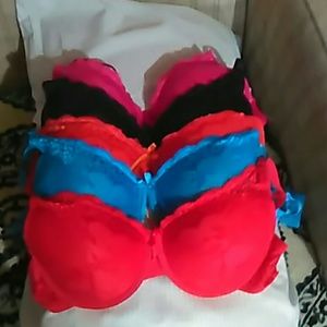 5 push-up bras