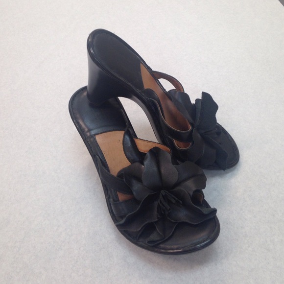 Born sandals size 7