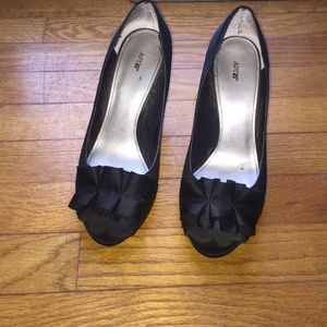 Black heels APT9