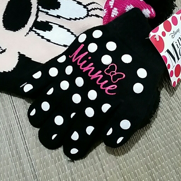 Minnie Mouse Beanie and Mittens Set BNWT - Picture 4 of 4