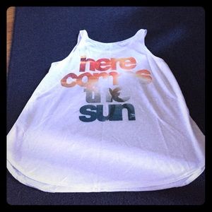 American Eagle, Here Comes The Sun tank