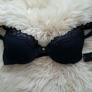 NWT Natori black and lace bra
