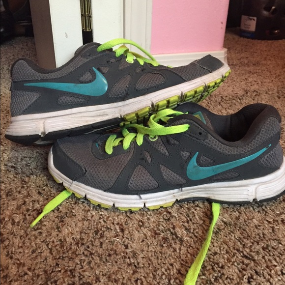 Nike Revolution 2 running shoes