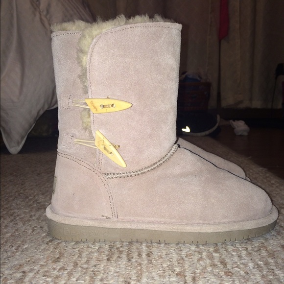 BRAND NEW bear paw boots