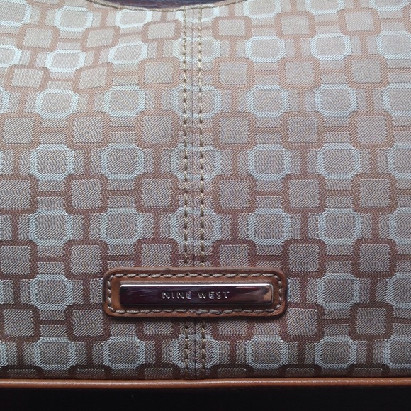 🔴 Purse - Picture 2 of 4