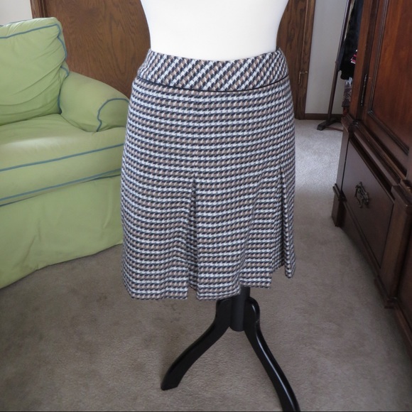 Talbots plaid pleated skirt. - Picture 2 of 2