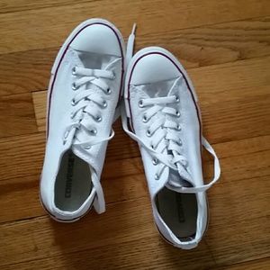 Used- White Converse Low tops
