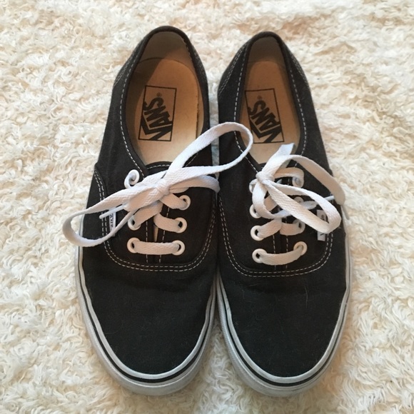TRADITIONAL BLACK VANS