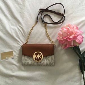NWT Genuine Michael Kors wallet purse