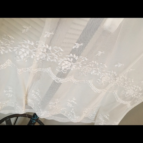 Vintage lace Peter Pan collared layering piece - Picture 3 of 4