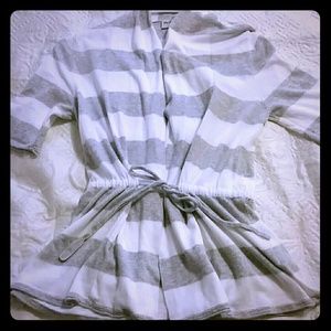 Gray and white short sleeve cardigan