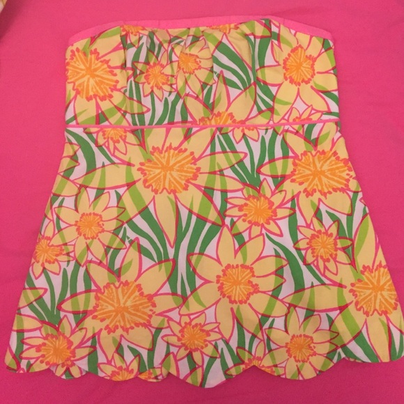 Strapless Lilly Pulitzer scalloped top - size 2