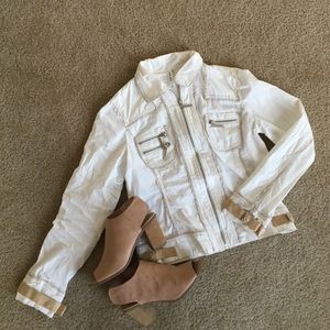 Say Hello Spring in this lightweight Moto jacket!