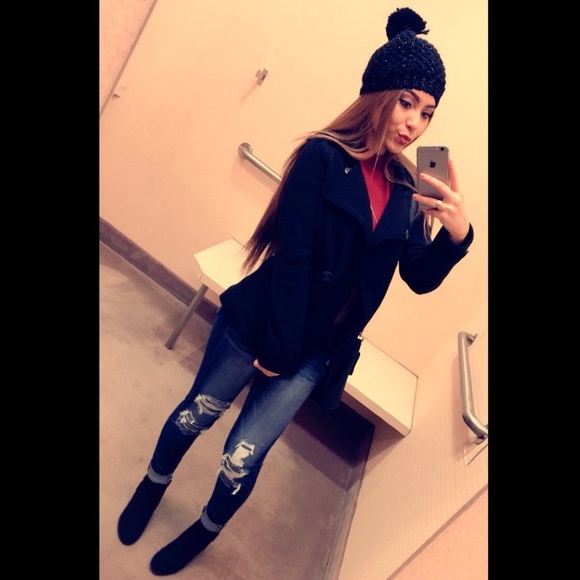 Meet your Posher, Leslie