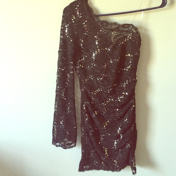 Asymmetrical black lace sequin dress. Size 1 - Picture 1 of 4