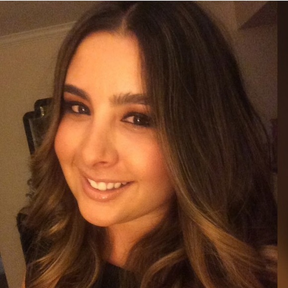 Meet your Posher, Gloriza