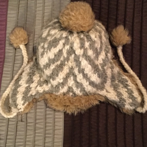 American Eagle Outfitters Wool Trapper Pom Hat 🦅 - Picture 2 of 4