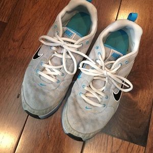 Nike tennis shoes with lots of life left!